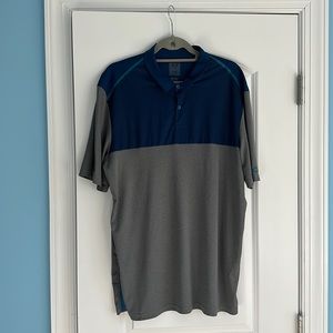 Men’s 2XL Oakley golf polo. Excellent condition. Blue and gray.
